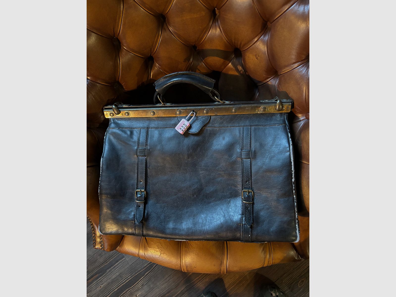 Old DOCTOR BAG for the ambitious revolver and pistol shooter