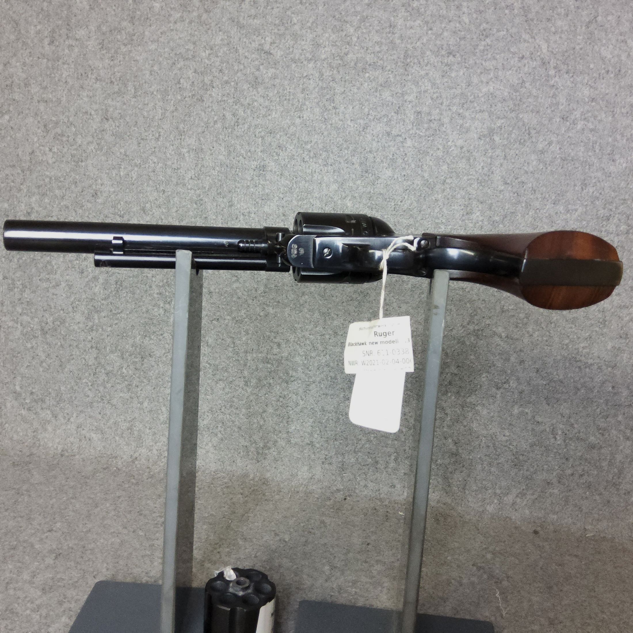 Ruger Blackhawk-new model-with interchangeable cylinder 10mm Auto