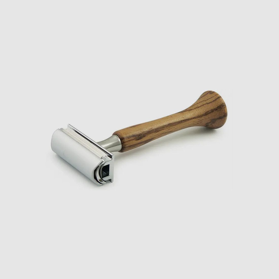 Maquinilla de afeitar PUMA 4Shave con mango de madera de zebrano