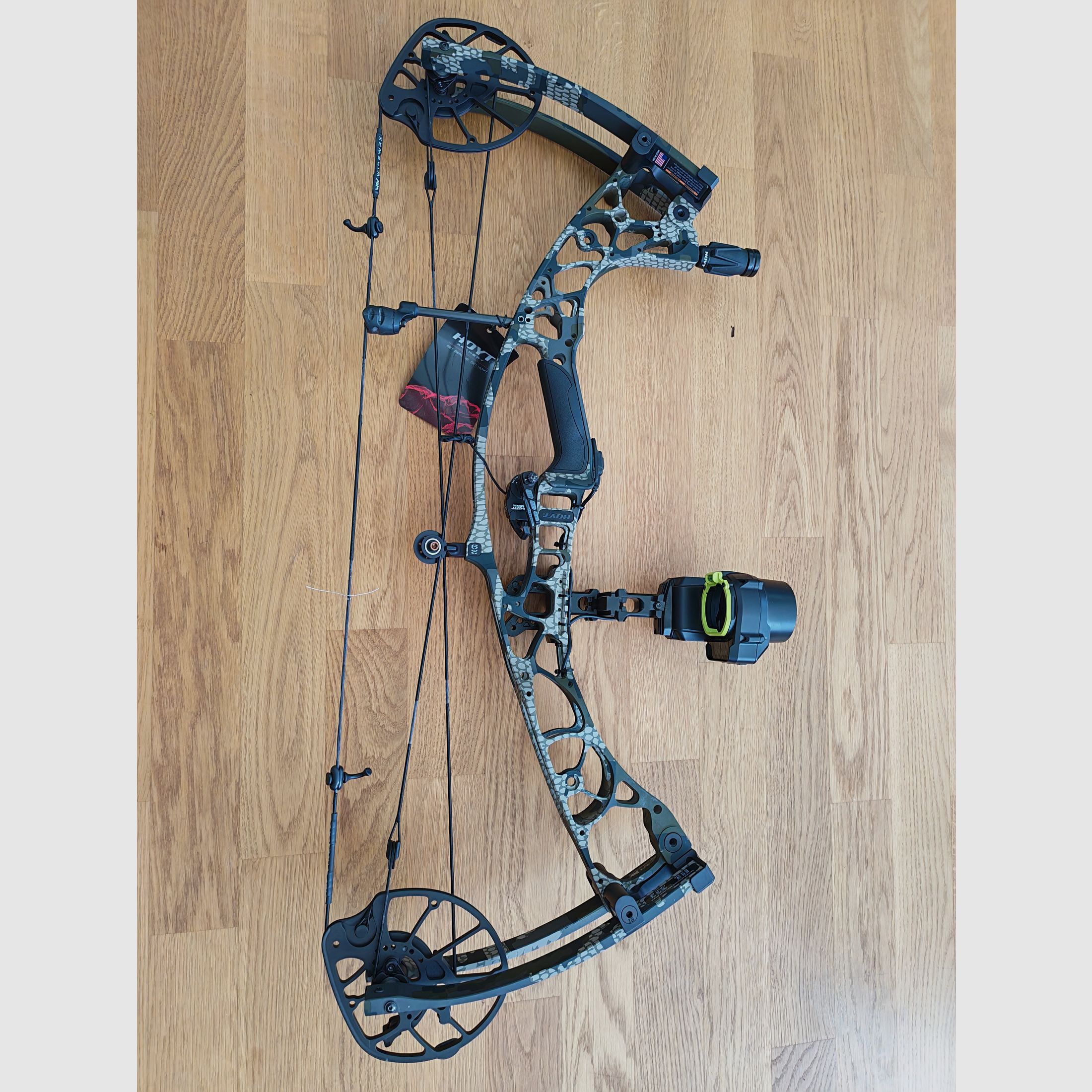 Hoyt Alpha AX-2 29 + Garmin Xero A1i + QAD Ultra Rest MX2 Set NUOVO