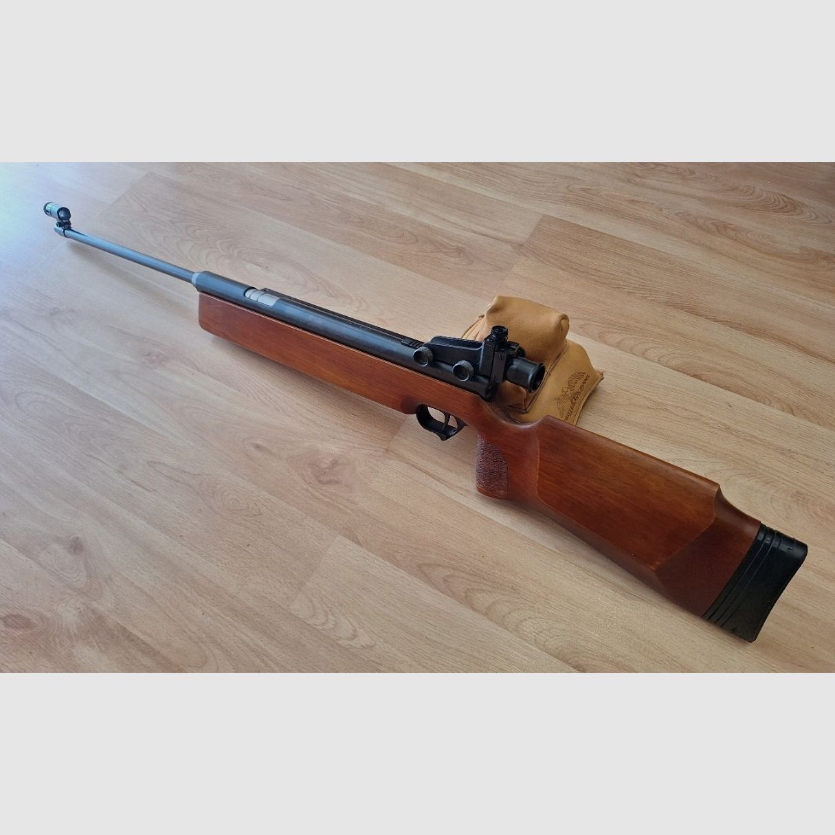 Karabin pneumatyczny Haenel 312 z bocznym naciągiem