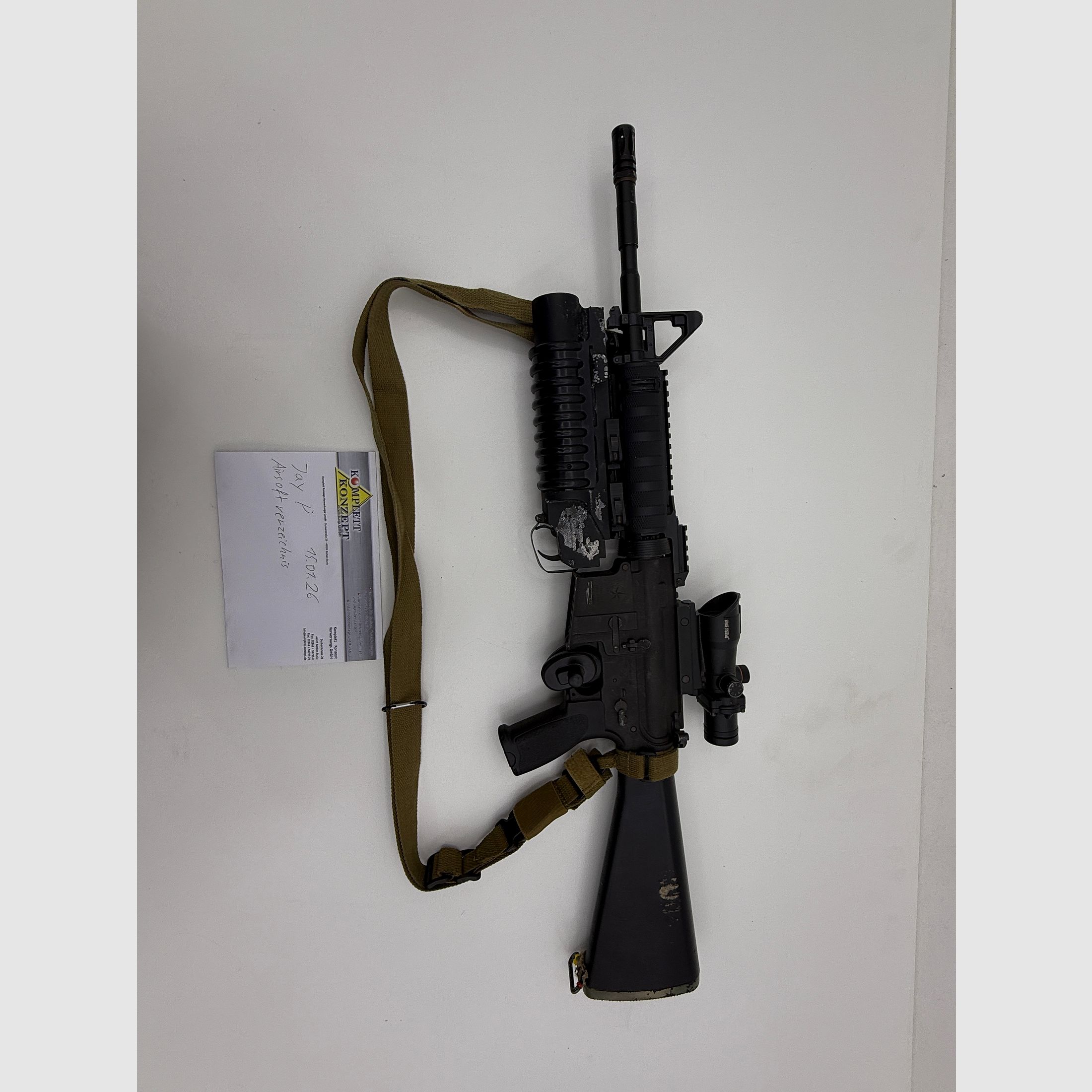 Evoluzione Airsoft M4 S-AEG stile US Marine con lanciagranate M203 funzionante – incluso 2× granate da 40 mm