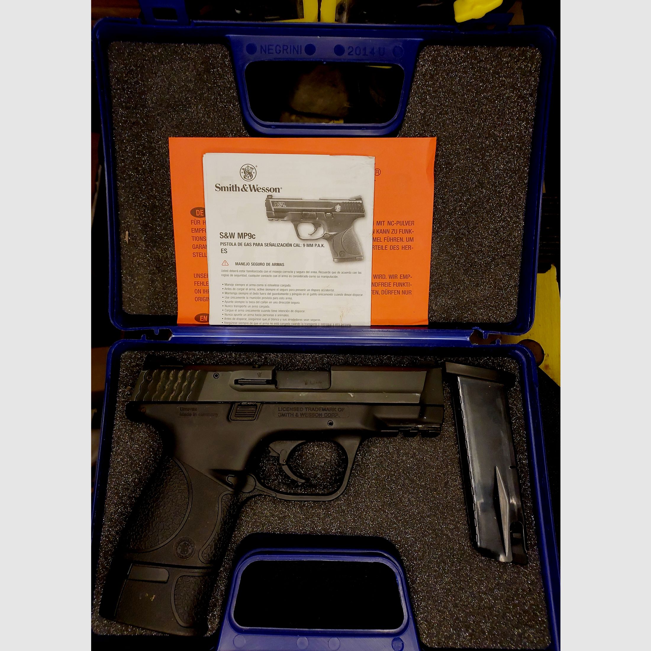 Smith & Wesson M&P 9C 9mm P.A.K. schwarz (PTB 984) mit 2 Magazinen (1 x verl.)