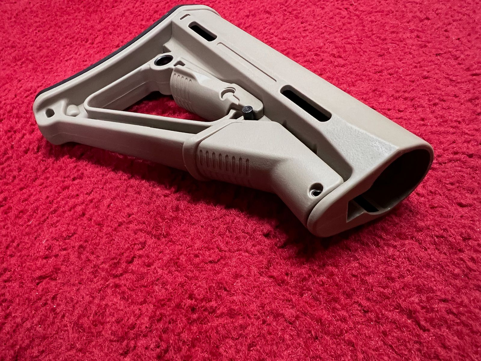 Schulterstütze für M 4 / AR 15 Modelle in Tan Typ III