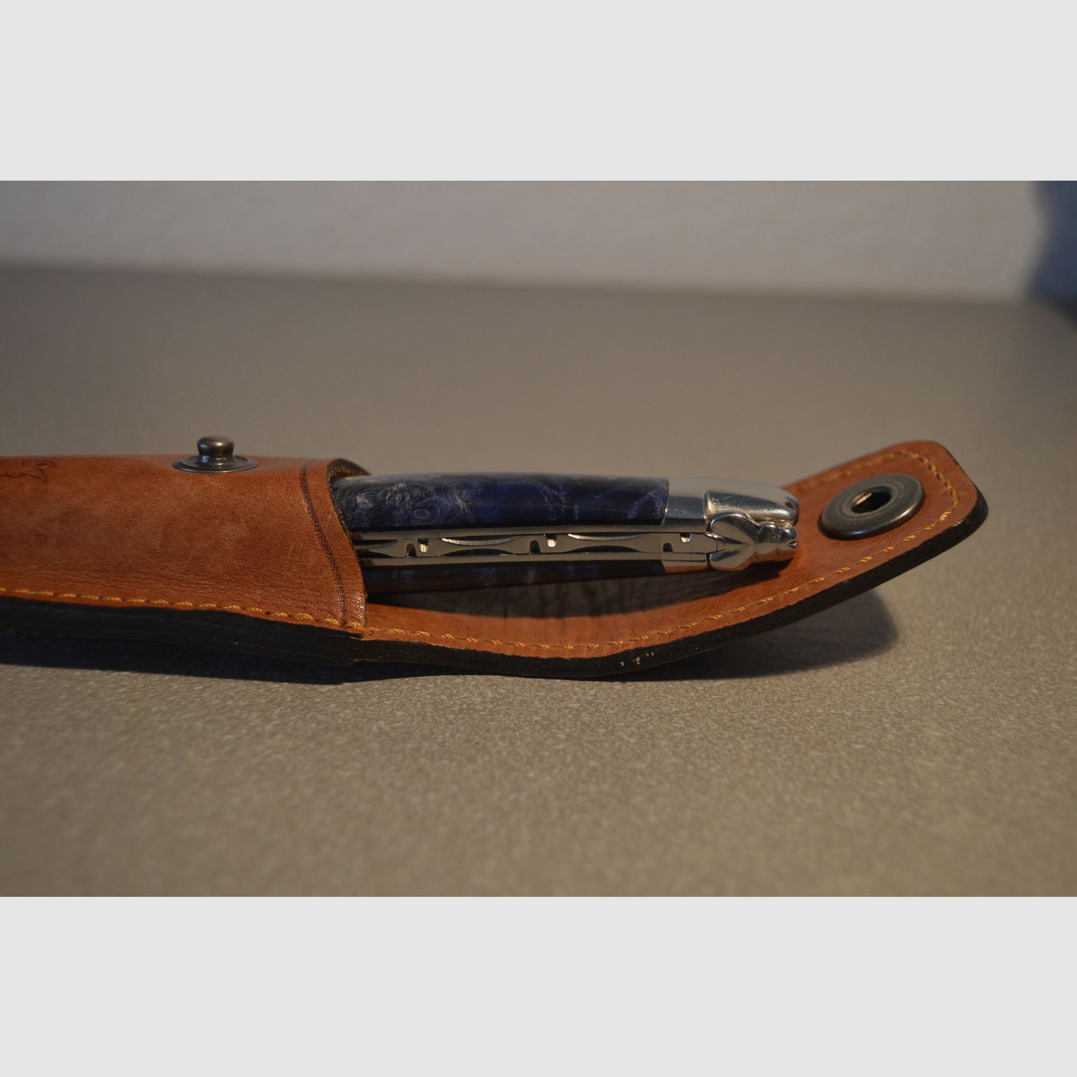 Laguiole en Aubrac ORIGINAL coltello tascabile con custodia in pelle