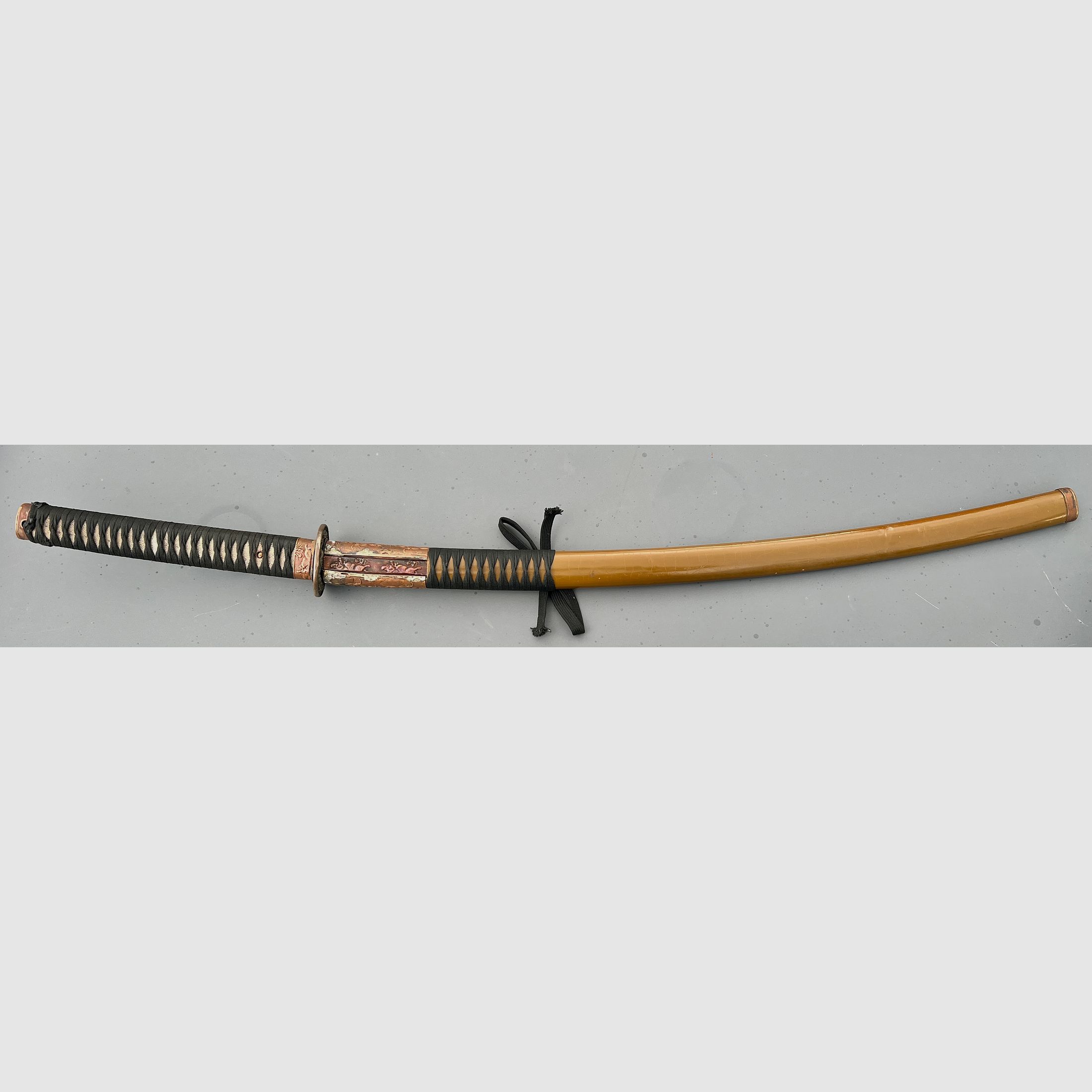 Autentyczny japoński oficerski katana (Shin-guntō Typ 98) z II wojny światowej z podpisanym ostrzem Kanemune., zdjęcie 1 z 9