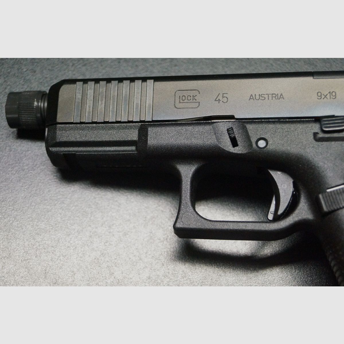 Glock 45 MOS con canna filettata, immagine 5 di 7
