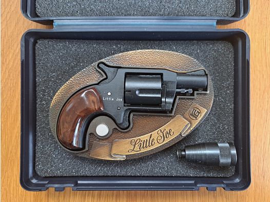 Revolver Little Joe Kal. 6mm Platz schwarz mit Gürtelschnalle ungeschossen neuwertig TOP!