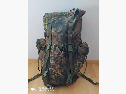 Imitat BW - Kampfrucksack, Volumen 65 l, Flecktarn