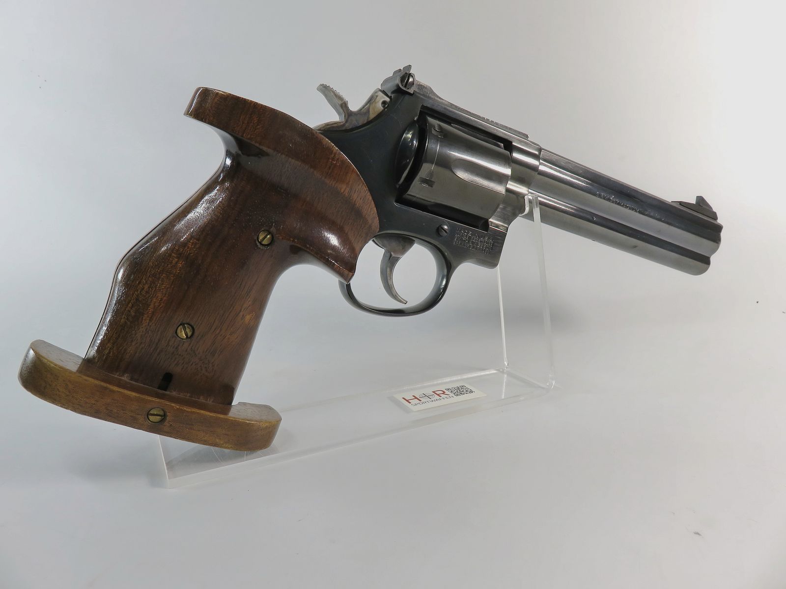 Revólver Smith & Wesson, modelo 586-3 | .357 Mag | 6 pulgadas | Pavonado | En excelente estado
