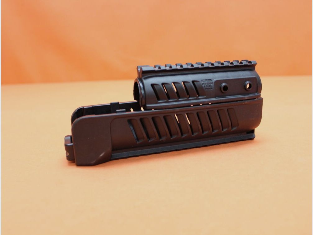 FAB Defense CZ vz.58: Protezione superiore/inferiore FAB Defense SA-58 Sistema a 4 binari/ SET Polimero Nero, superiore/inferiore con profilo Picatinny