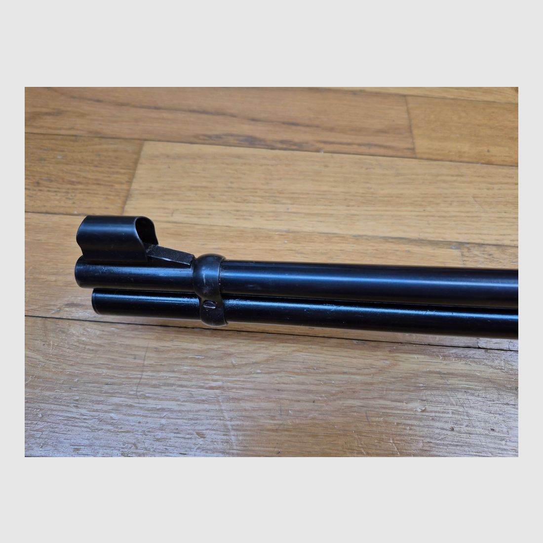 Splendida Winchester 94 – Fabbricazione eccezionale pre-1964 – Cal. .30.30 Win – Vera fabbricazione New Heaven Made in USA – Legno superbo con grana fine – Brunitura originale impeccabile – Mirino coccodrillo in acciaio forgiato (e non stampato) – Meccanica extra fluida – Gioco minimo – Canne sublime – Il top di Winchester in condizioni museali!, immagine 16 di 21