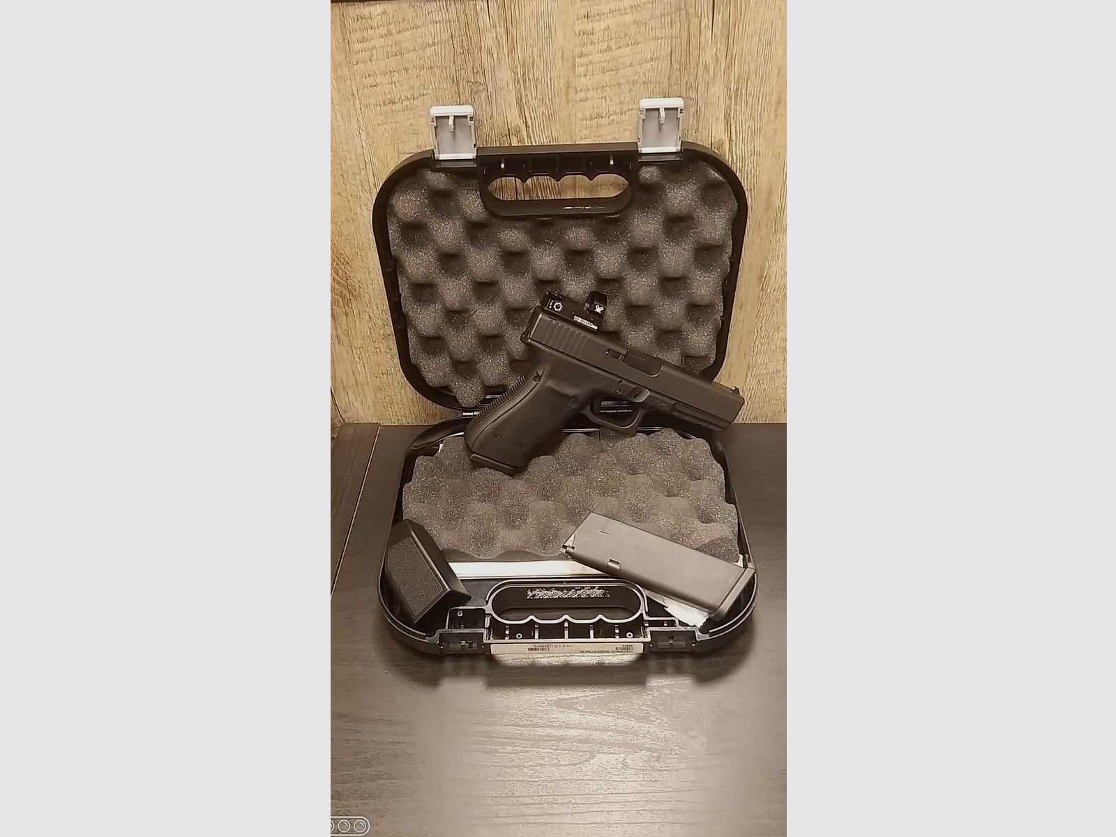 GLOCK 21 45 ACP, image 1 of 4