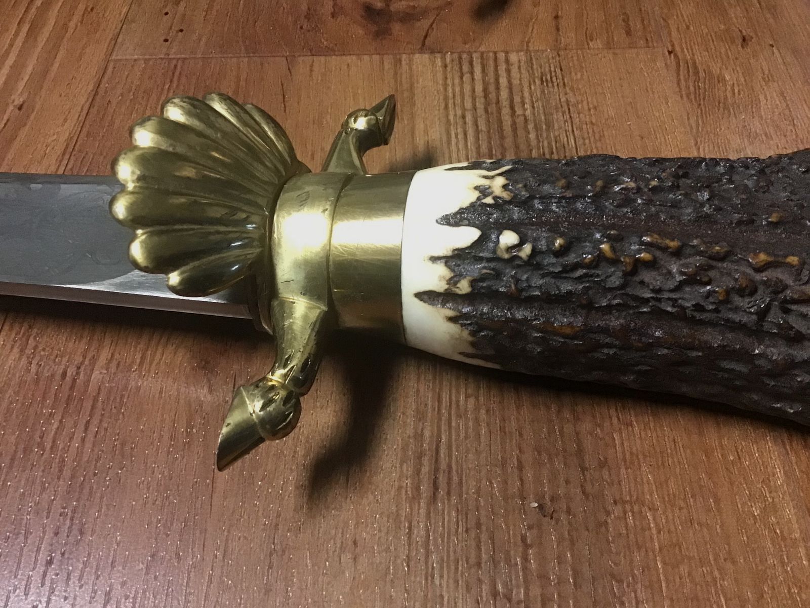 2 beaux couteaux de chasse presque épées avec l'inscription Vivat Diana