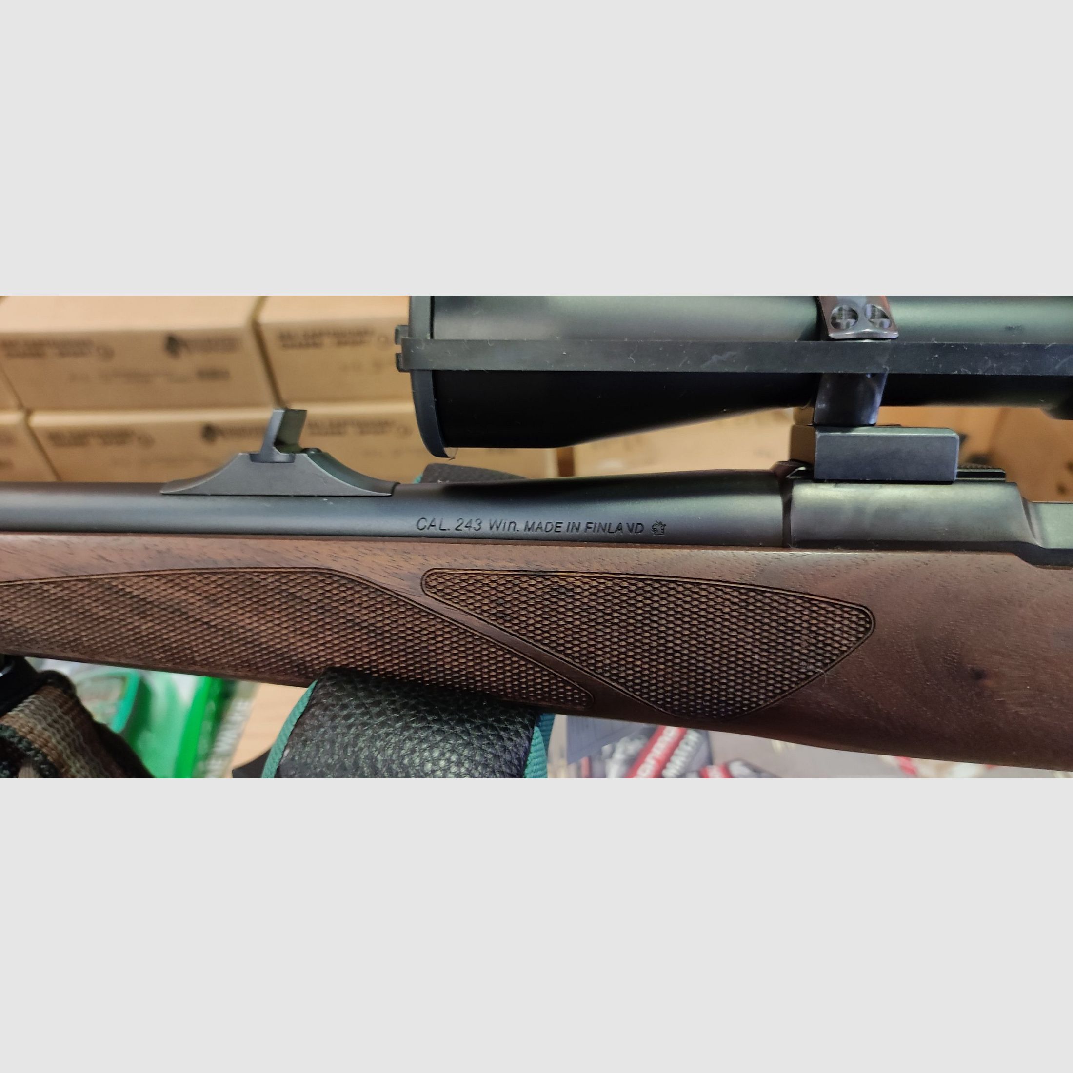 SAKO 85 S Kal. 243win + Zielfernrohr BURRIS 3-9*40 + Waffenkoffer + 20 Patronen, Bild 9 von 24