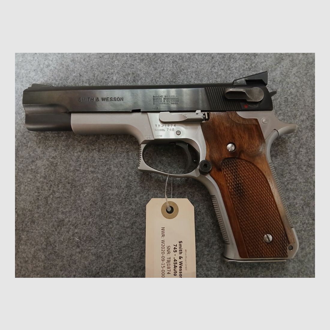 Smith & Wesson 745, zdjęcie 1 z 2