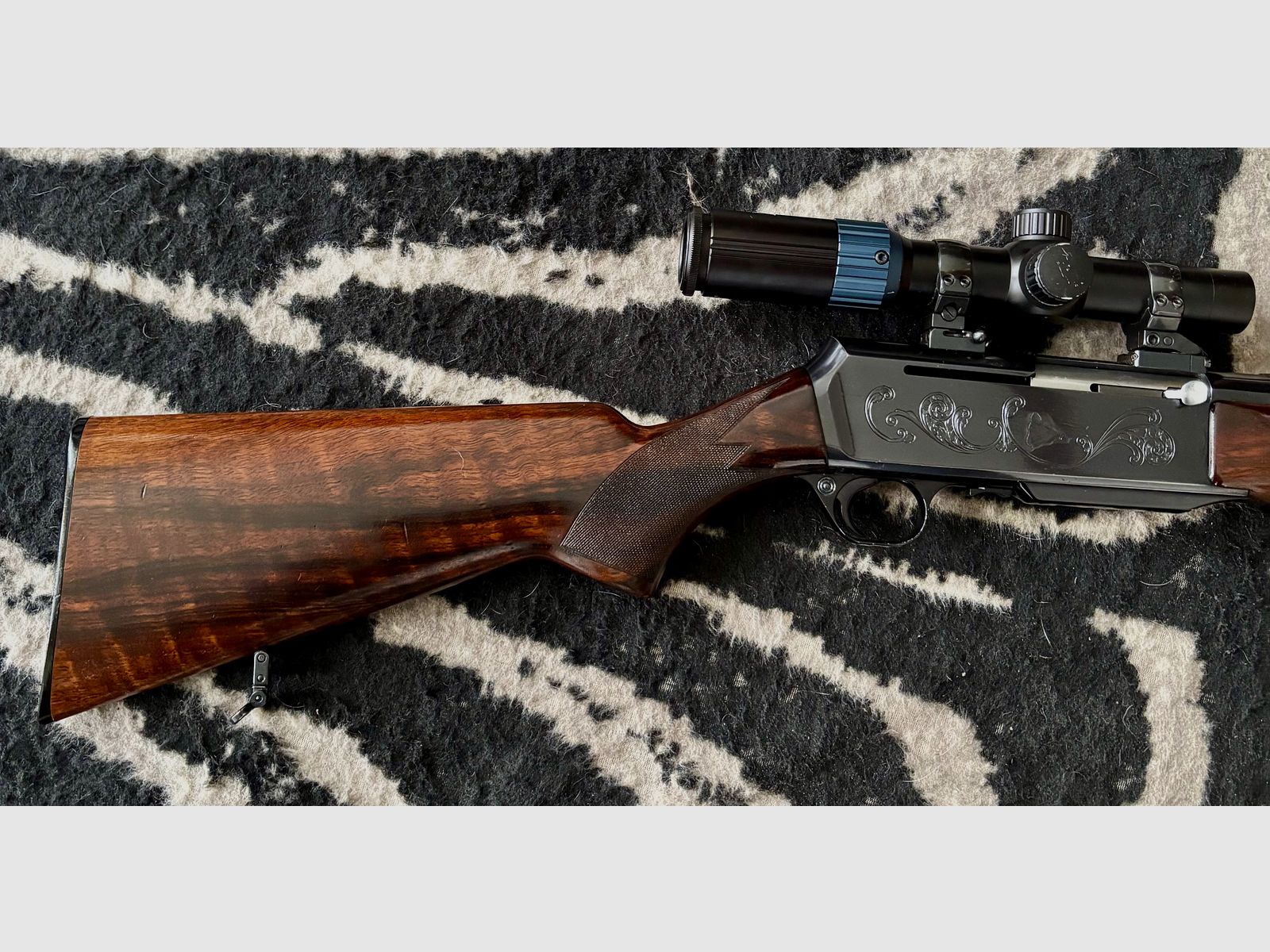FN Browning BAR Cal. .30-06 modèle spécial avec crosse en bois magnifique, cuir de poisson fin et gravure