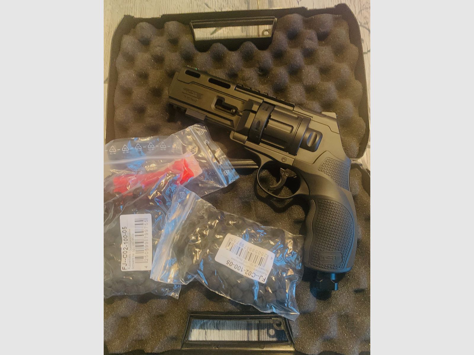 MarKer HDK su (1K 50) Genz Revolver Co2 cal.50 - 7,5 Joule (P18) + 500 Gummibälle + 10 Co2 Kapseln