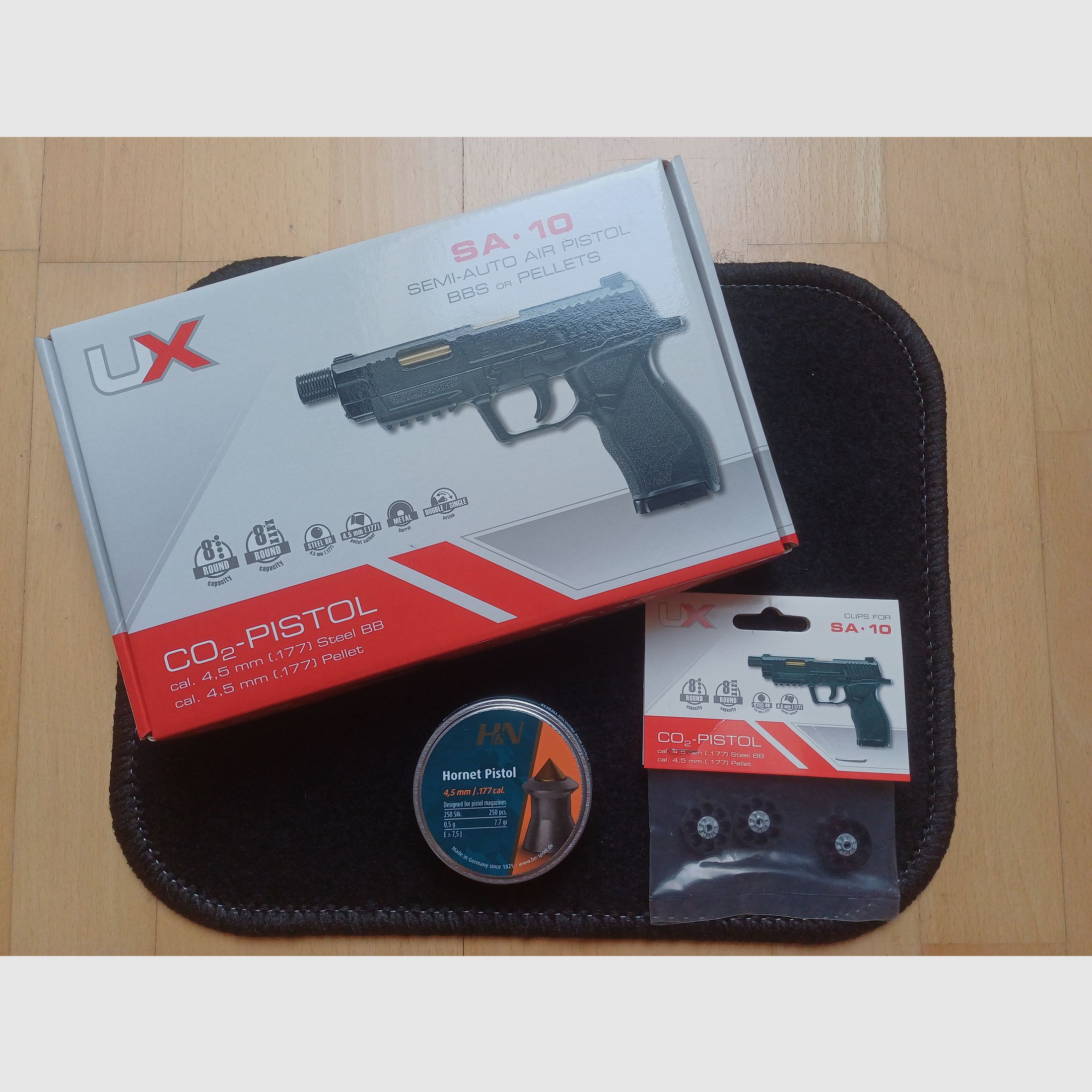 Umarex UX SA10 Co2 air pistol with additional magazines and Hornet diabolo pellets with original packaging