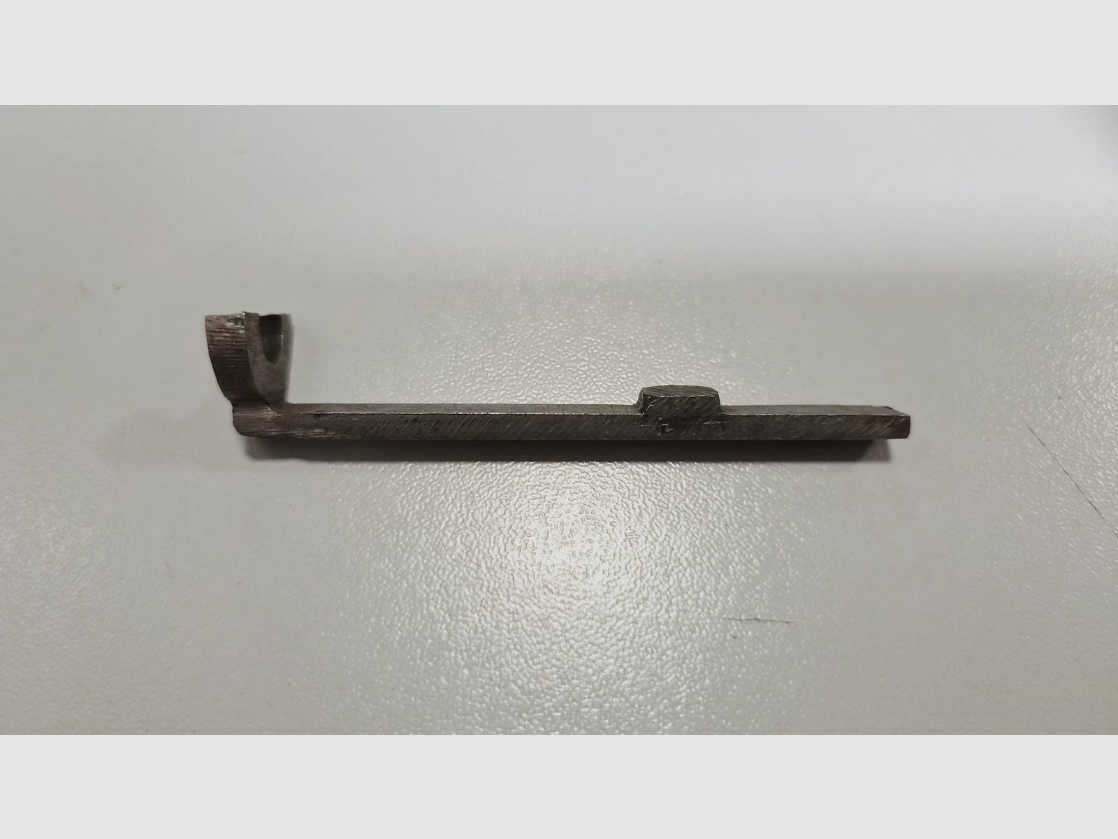 EKSTRAKTOR KARABINY JEDNOLUFOWEJ 9MM, zdjęcie 2 z 4