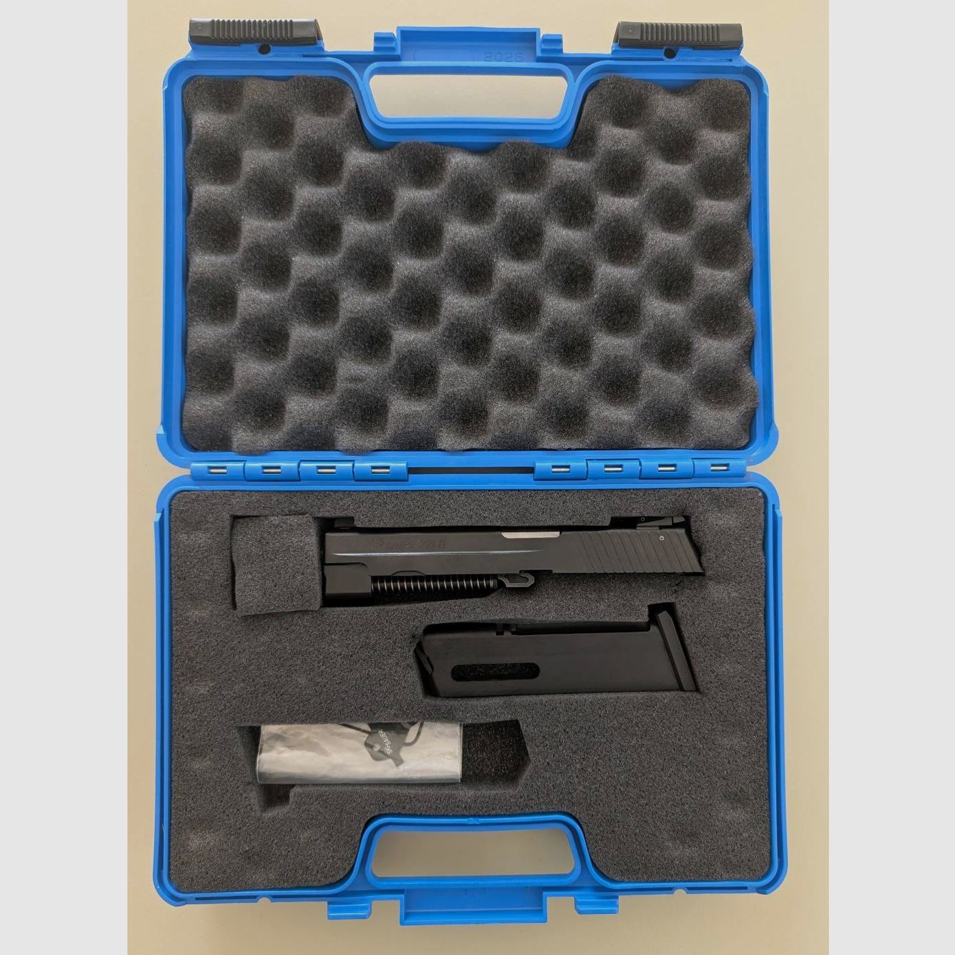 SIG Sauer P220 X-Six – Fabriqué en Allemagne – Calibre 9 mm Luger avec système interchangeable .22 l.r.