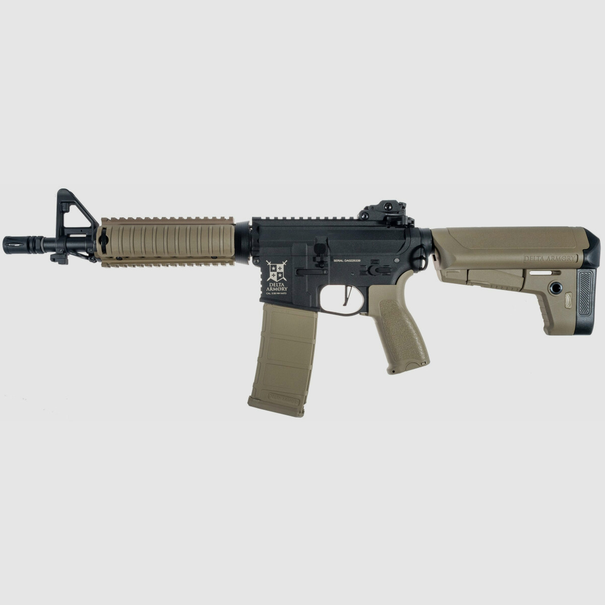 AR15 CQB-R BRAVO EAGLE ETU Delta Armory Tan/Negro S-AEG Rifle Airsoft Libre a partir de 18 Años