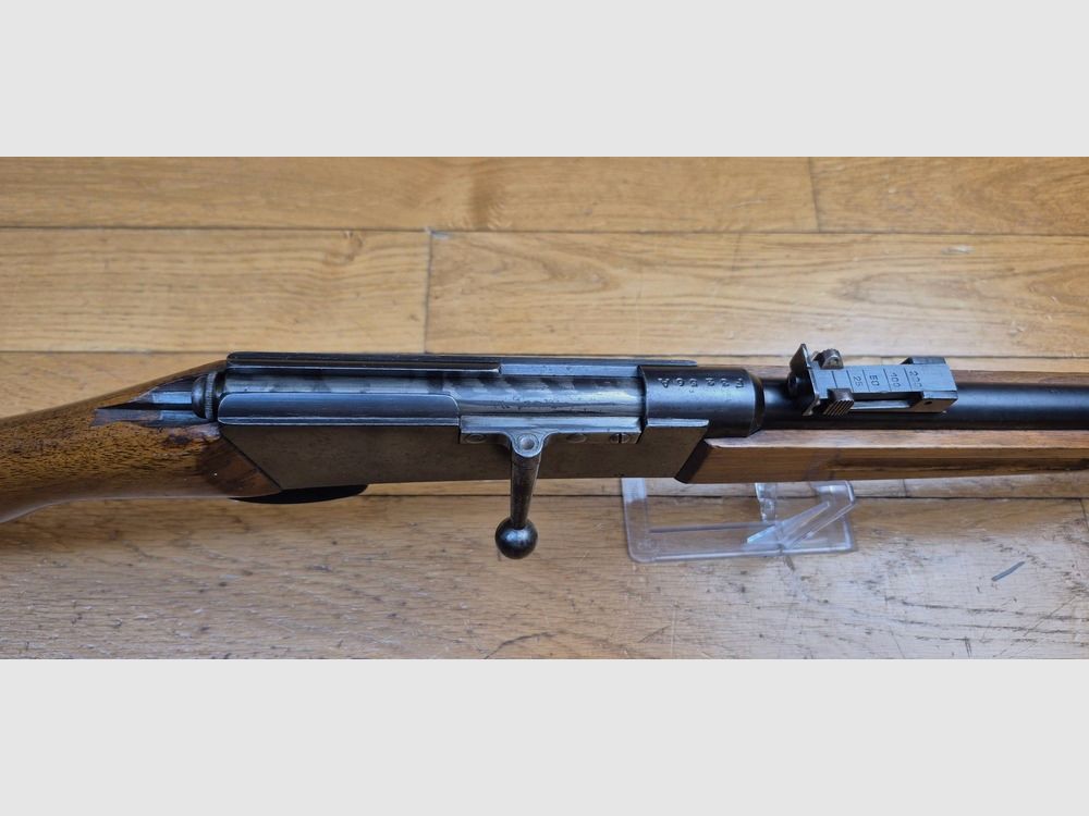Sehr schöne Schul- oder Kinderbüchse Lebel – Selten im Kaliber 22LR! (und nicht bosquette!) – Waffe eines stéphanois Handwerkers – Sehr gute Mechanik – Sehr schönes Holz und Originalbrünierung – „mono-matricule“ – Visier von 25 bis 200m – Der Charme der III. Republik in einem seltenen Kaliber für dieses Modell – CAT C – TBE ++, Bild 16 von 26
