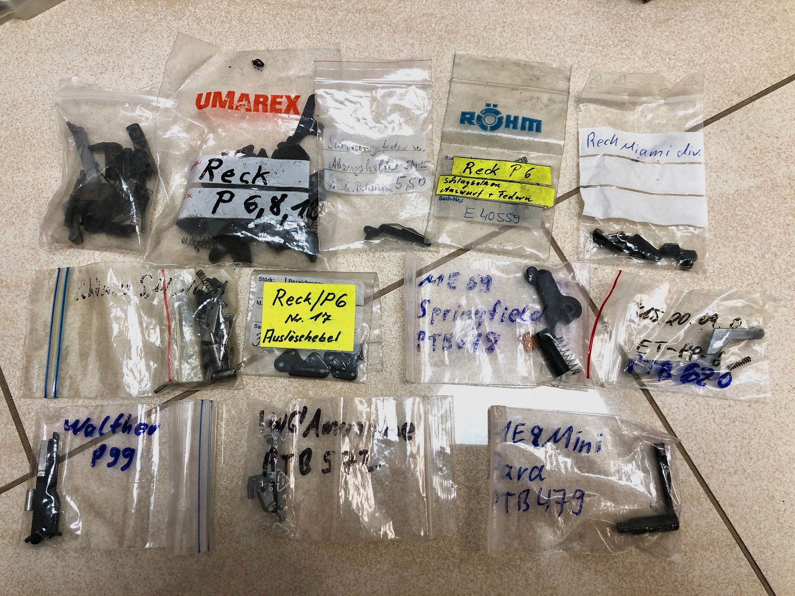 ••• #3 Ersatzteile / Reparatur-Konvolut für Schreckschusswaffen •••