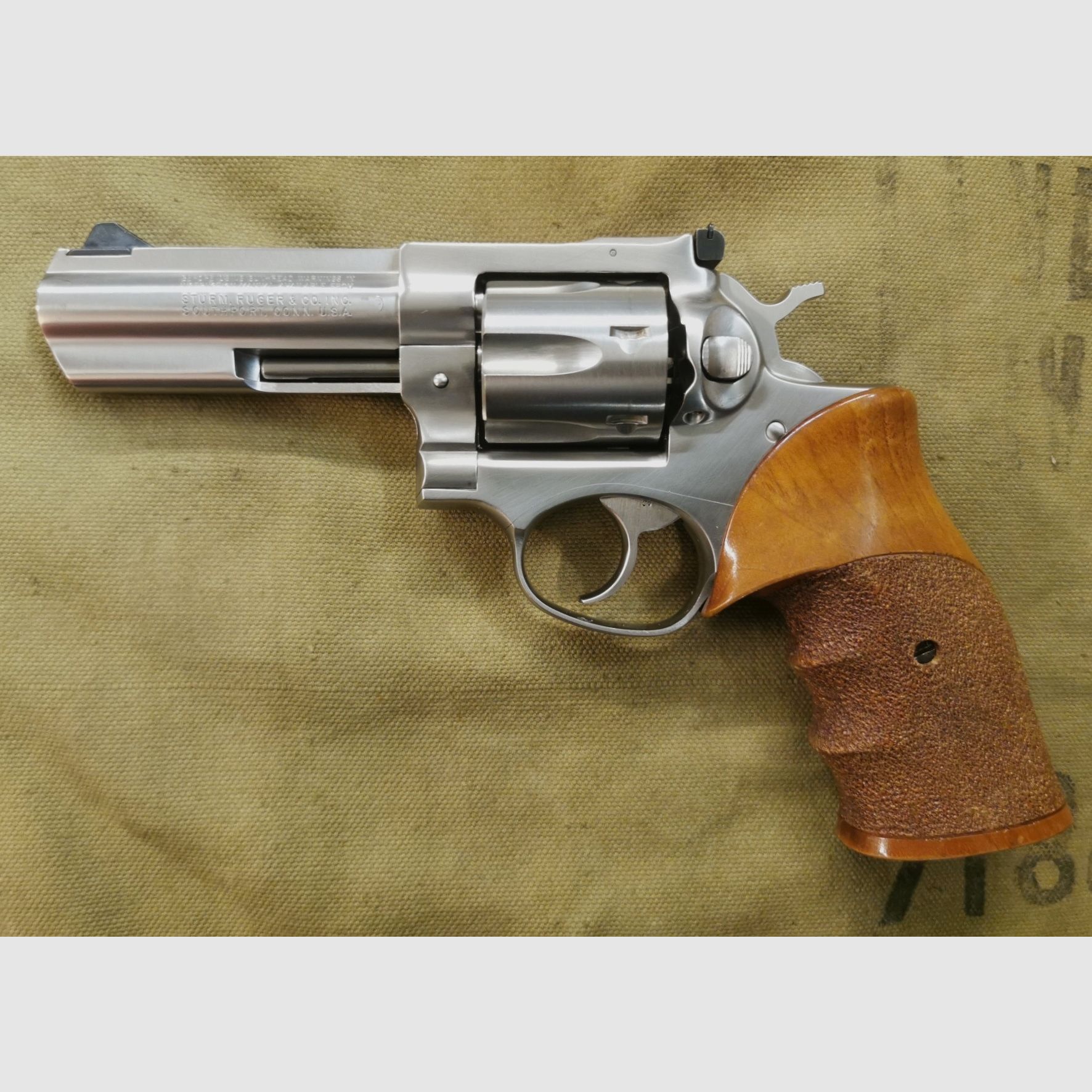 RUGER GP100  .357Mag   4Zoll schwerer Revolver