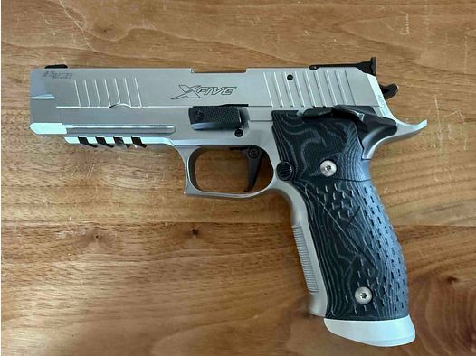 Sig Sauer X-Five Supermatch in .40 S&W mit 9 mm X-Short Wechselsystem