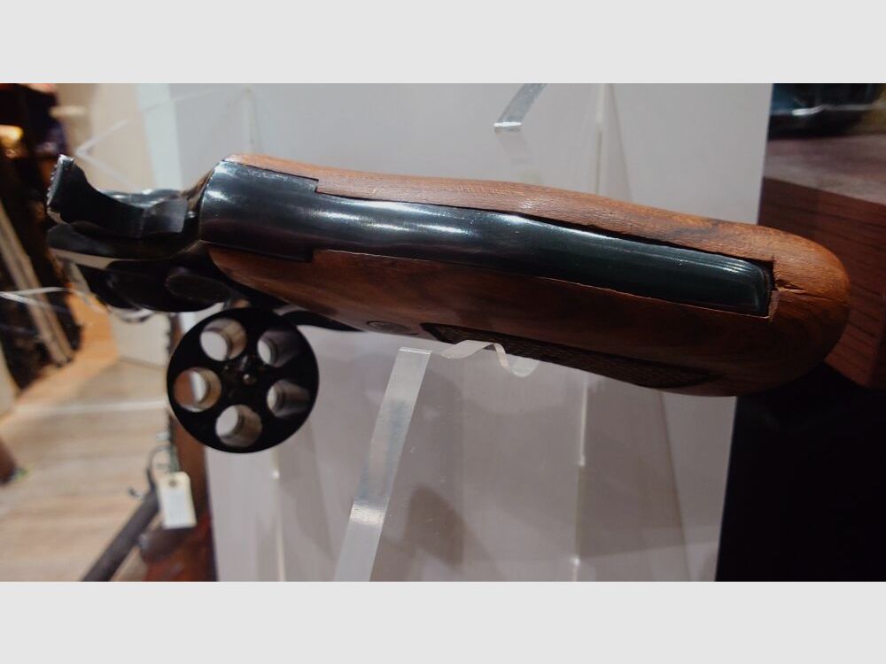 Rossi M27, image 3 of 5