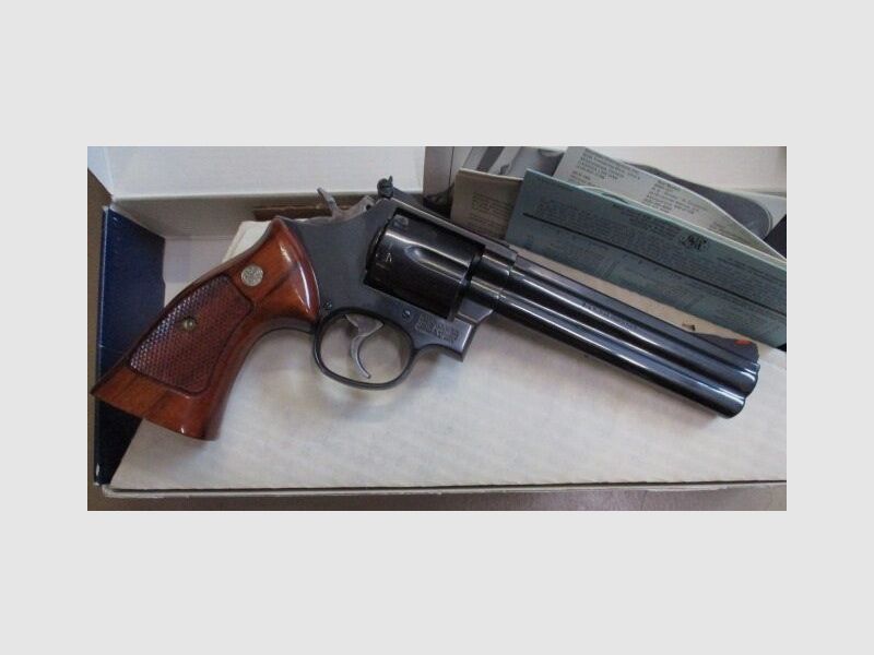 Ungeschossener Revolver Smith & Wesson 586 aus Sammlung 586