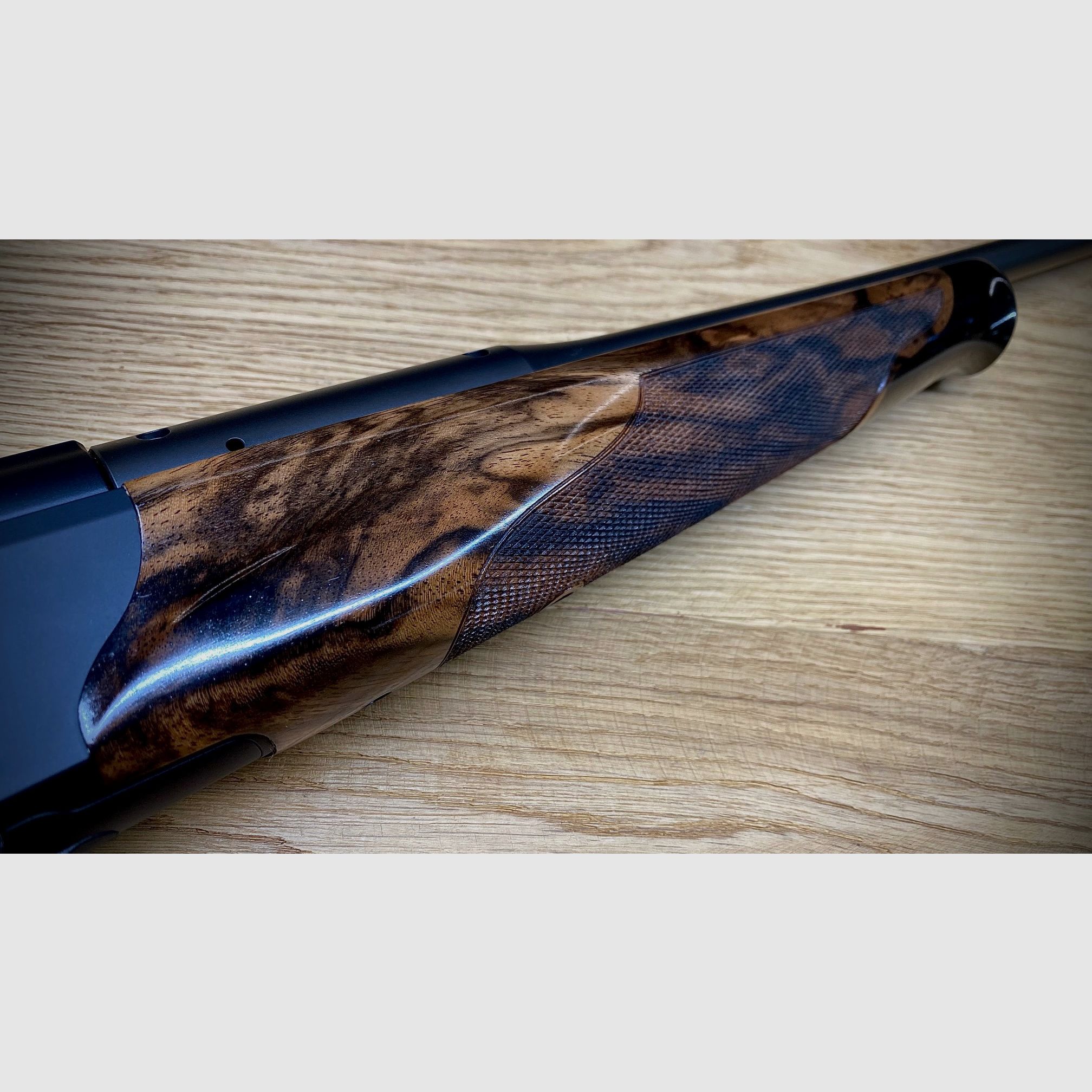 Blaser R8 Success / Holzklasse 9 / Kaliber u. Lauflänge nach Wahl / absolute TRAUMWAFFE