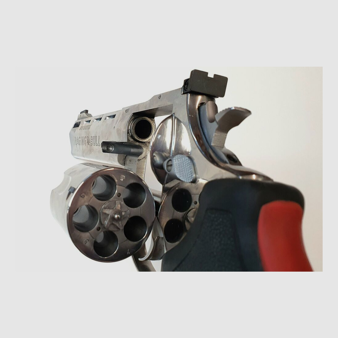 Revolver Taurus RAGING BULL en calibre .454 Casull nickelé 6,5" canon
