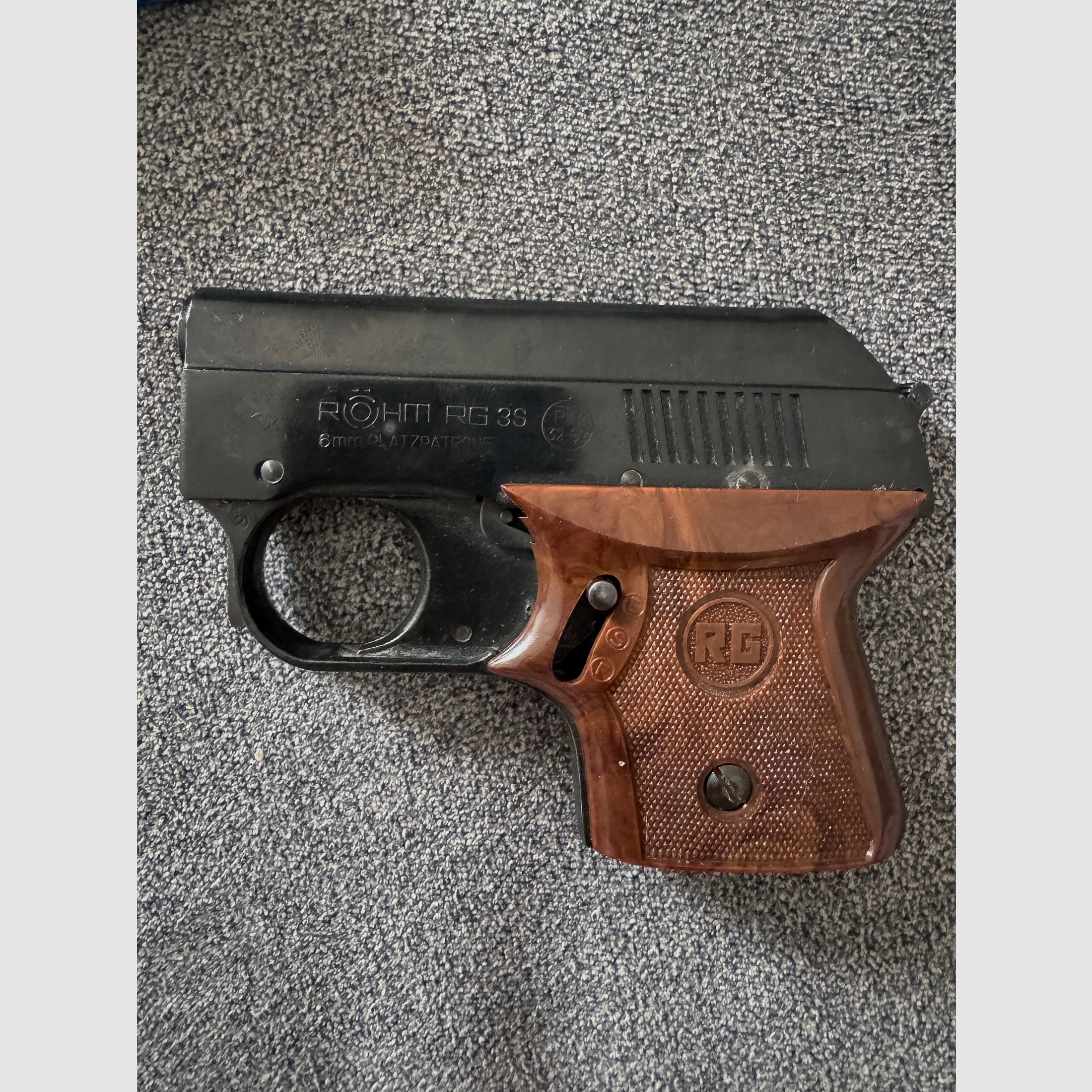 Pistola a salve Röhm RG 3S (6mm Flobert, PTB 32-61) – Set con OVP, accessori & munizioni, immagine 2 di 3