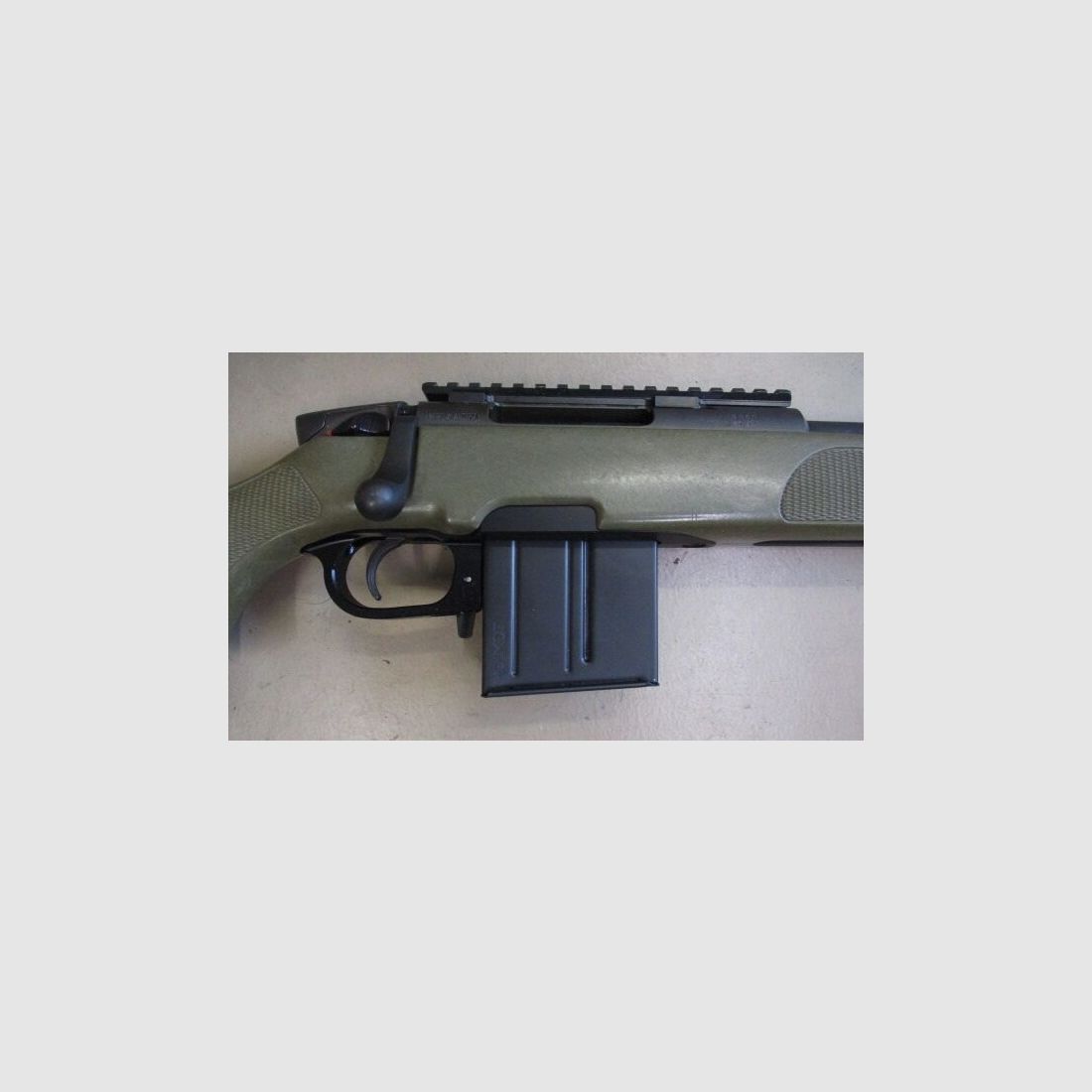 Scharfschützengewehr Sniper Steyr SSG69 mit Aluumbausatz auf AICS Magazine SSG69