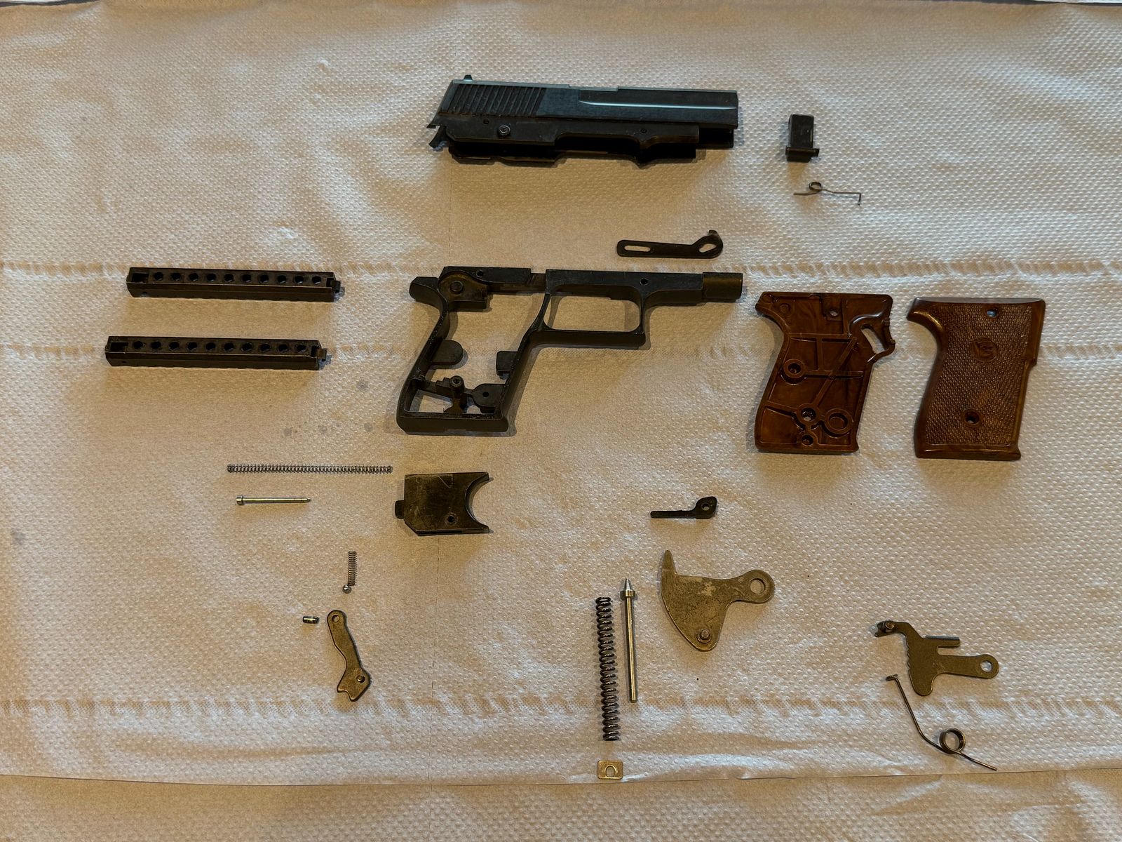 Röhm RG300 – Kompakte Schreckschusspistole im Kaliber 6mm Flobert (PTB 327)