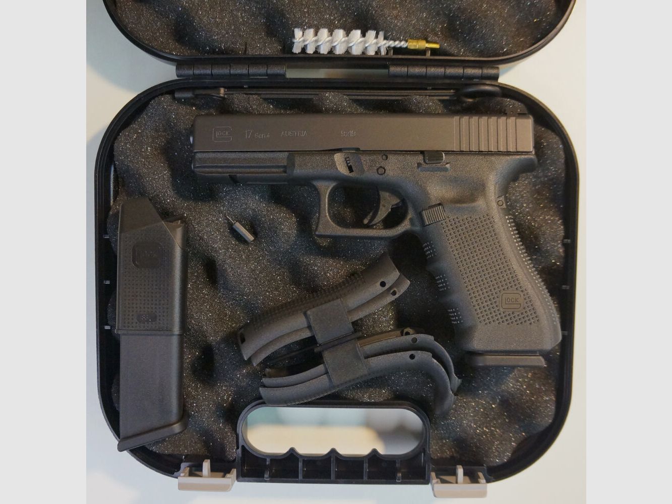 Pistola Glock Glock 17 Gen4 en calibre 9mm Para (9x19) Incl. accesorios