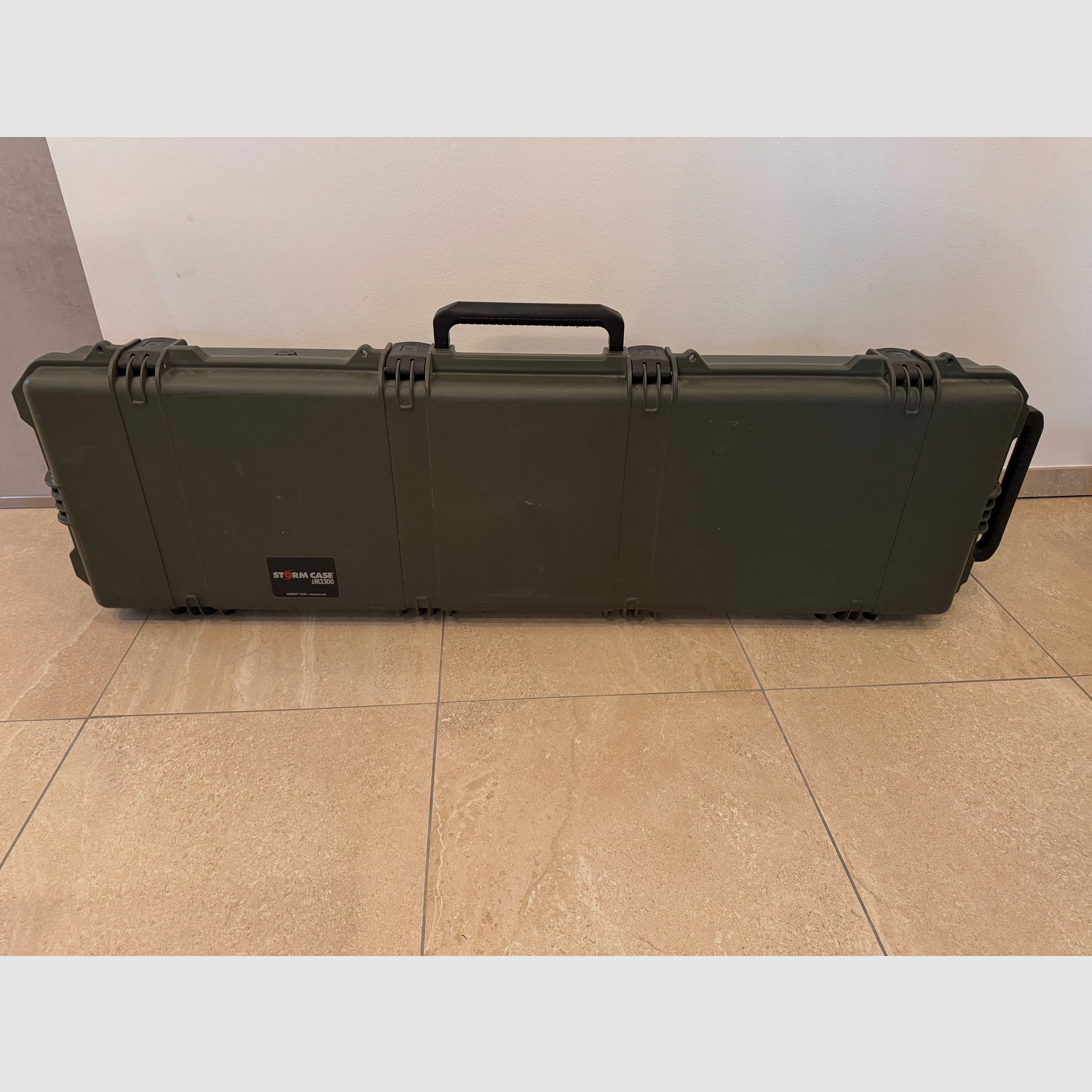 Storm Case iM3300 Gun Case Olivgrün mit Rollen, inkl. Schaum