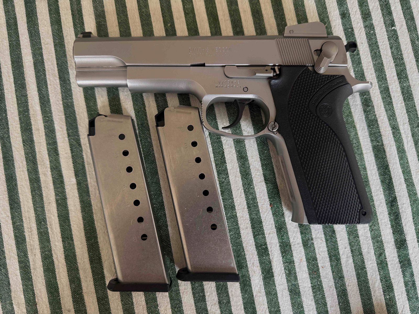 Smith & Wesson 4506-1 in .45 Auto