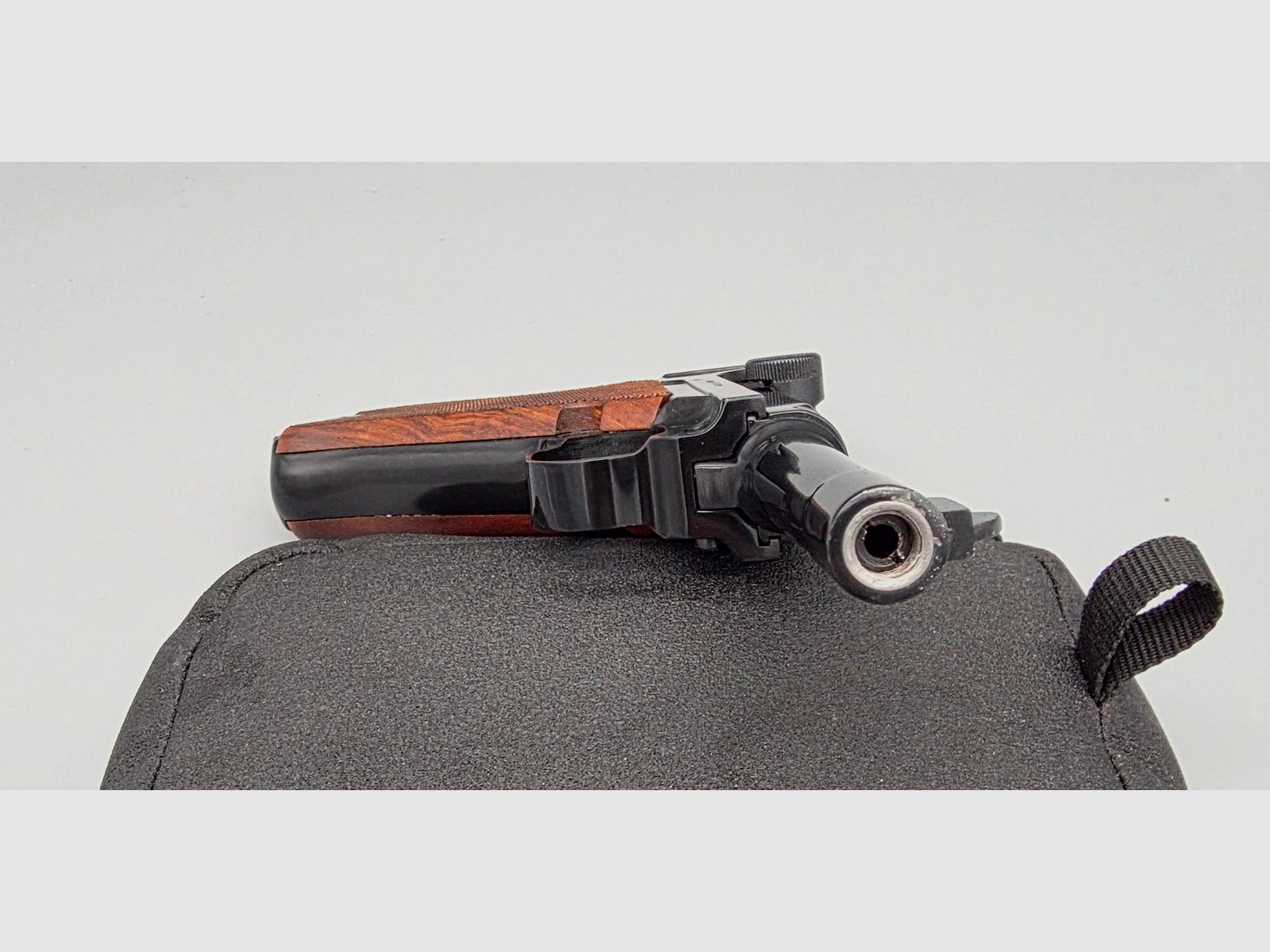 Erma Mod. KGP 690 estado de colección 8mmK P08 pistola de fogueo PTB 402 SRS rara KGP690
