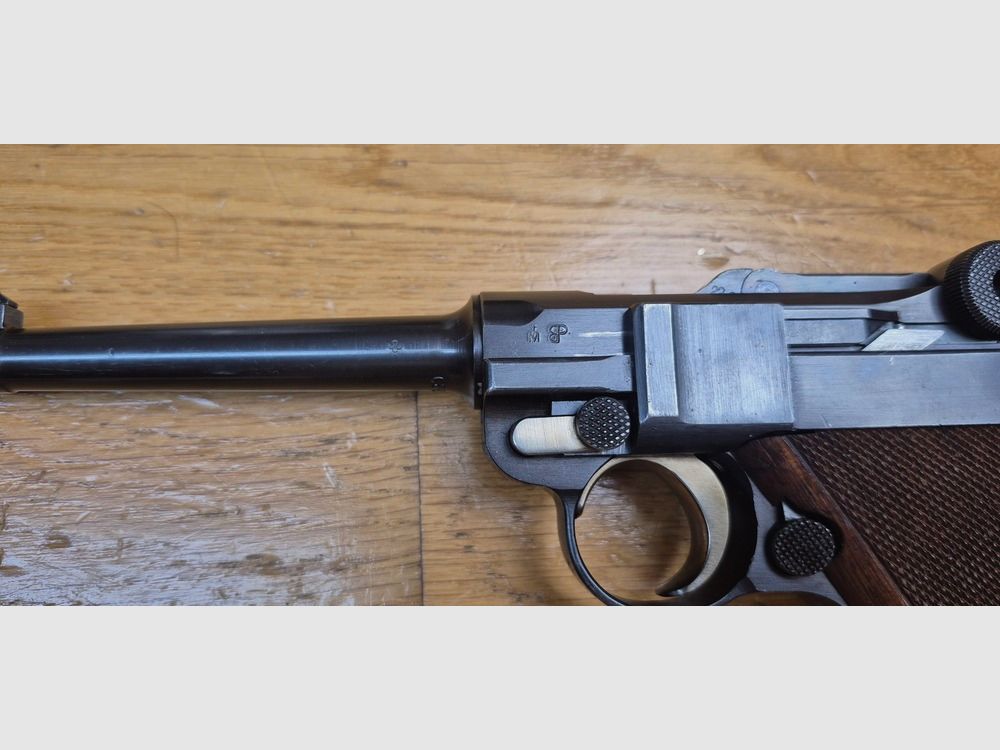 Bellissimo Luger Svizzero P06/1924 – Cal. 7,65 Parabellum – Arsenal di Berna nel 1932 – Uno dei 17.800! – Completamente monomatricolato – Caricatore del modello – Condizioni quasi nuove! Splendido! TBE++, immagine 7 di 28
