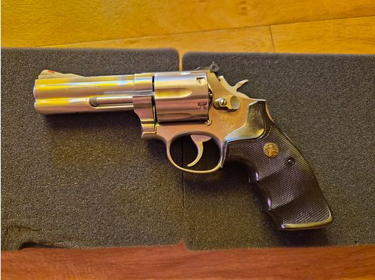 Smith & Wessen 357 Magnum mało strzałów