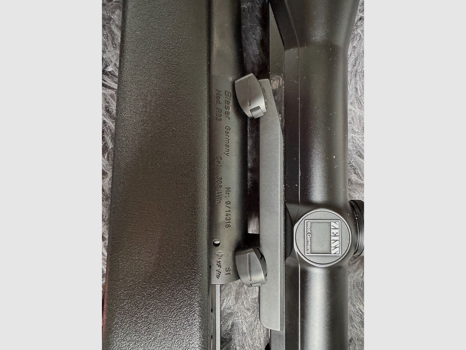 Blaser R93