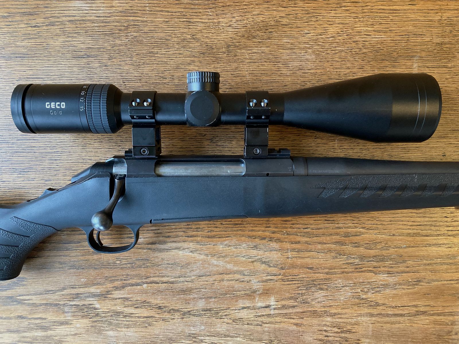 Ruger American Rifle in 30-06 Mit Geco Gold 2,5-15X56 mit Leuchtpunkt.