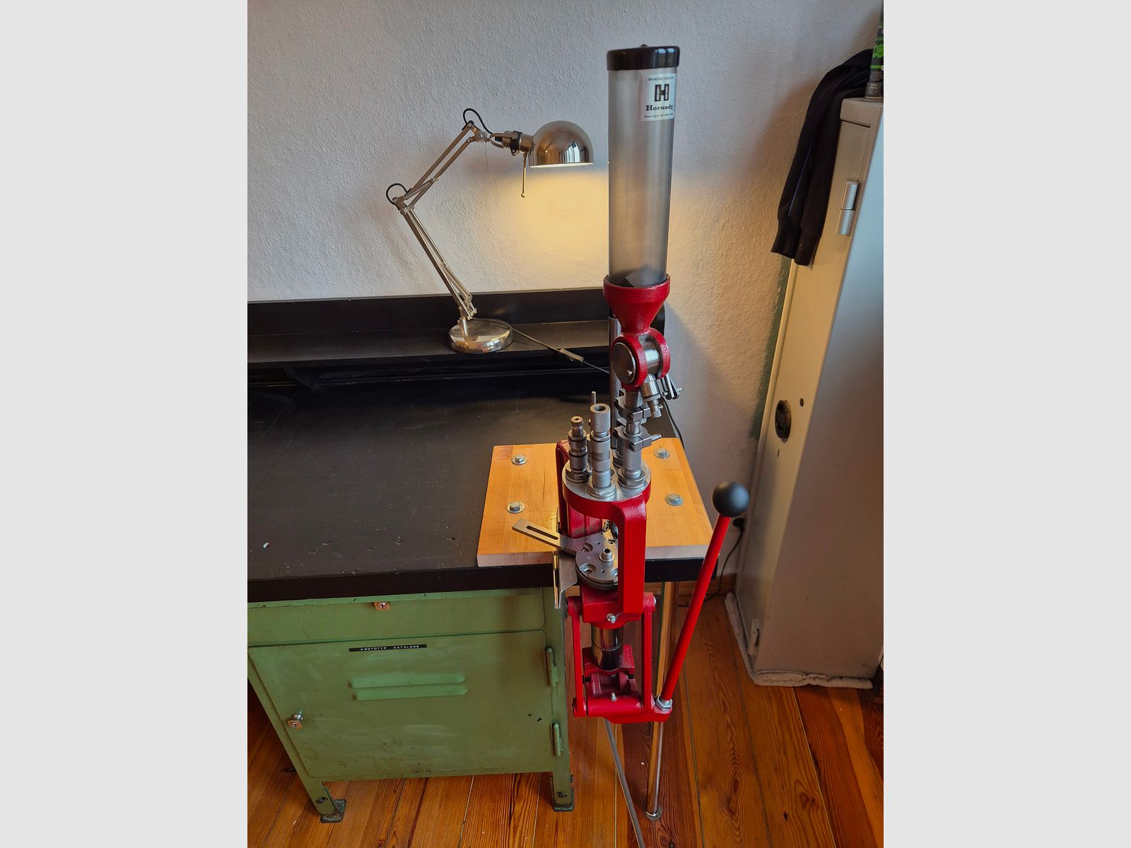 Hornady 5-Station Wiederladepresse Komplettset + massiver Tisch & Zubehör