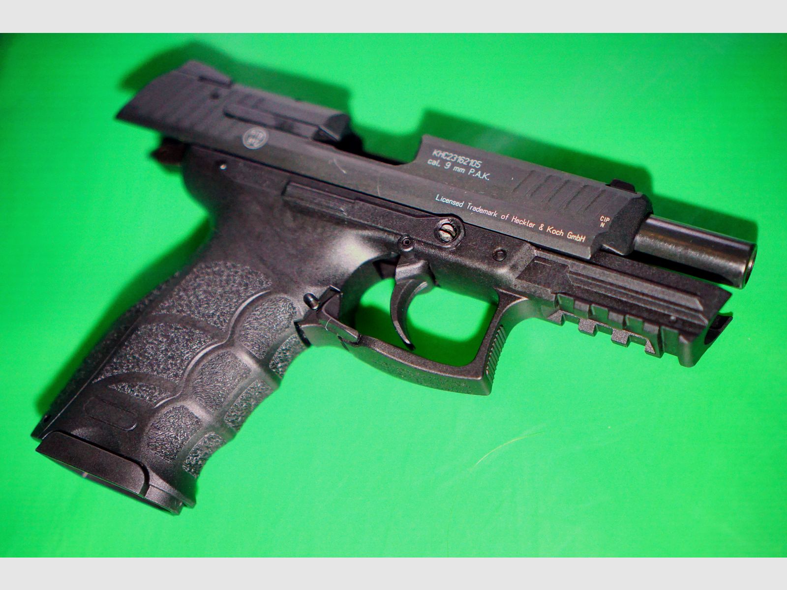 Heckler & Koch P30 Schreckschuss-Pistole 9 mm P.A.K. brüniert (PTB 912)