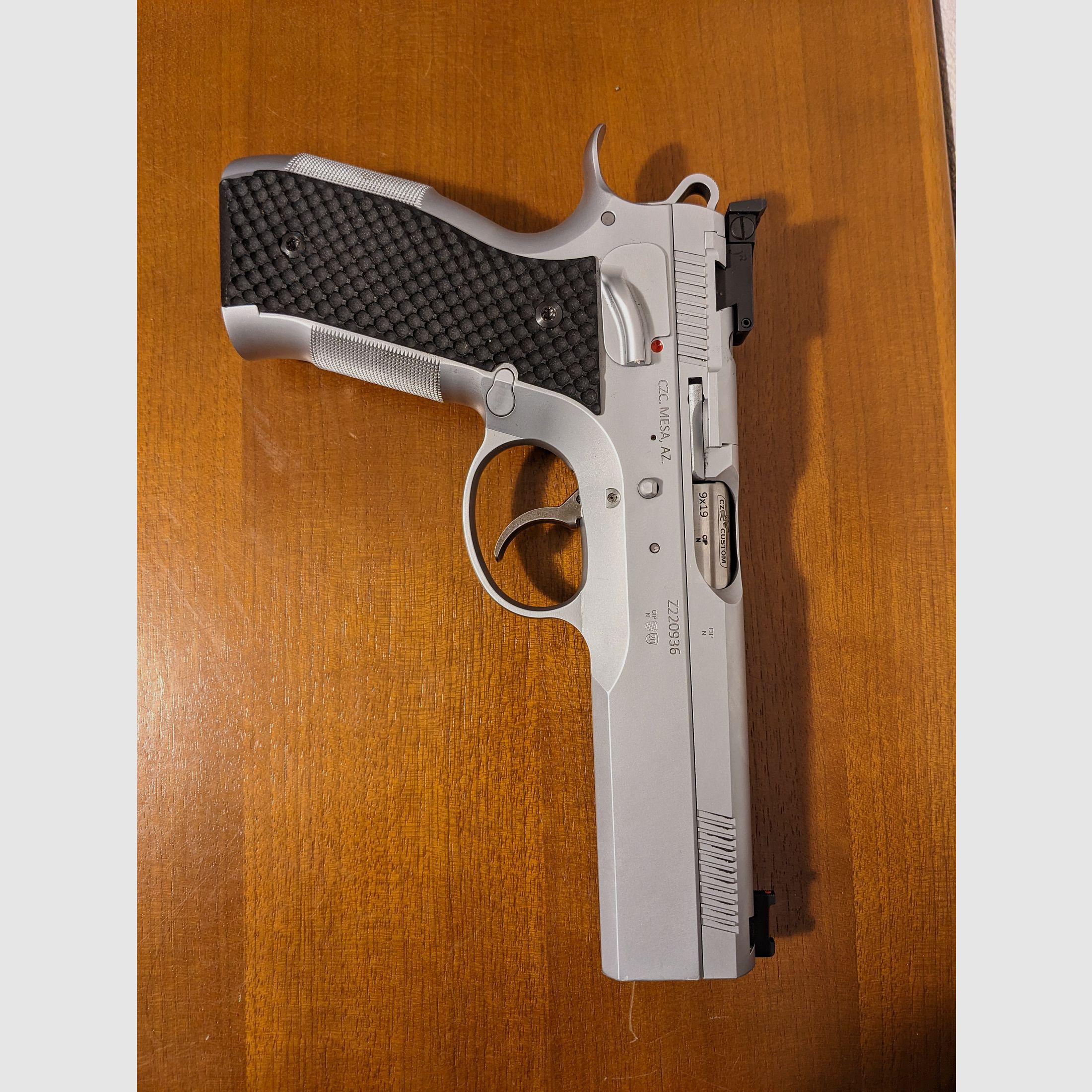 <CZC A01-LD OR z dużą ilością akcesoriów