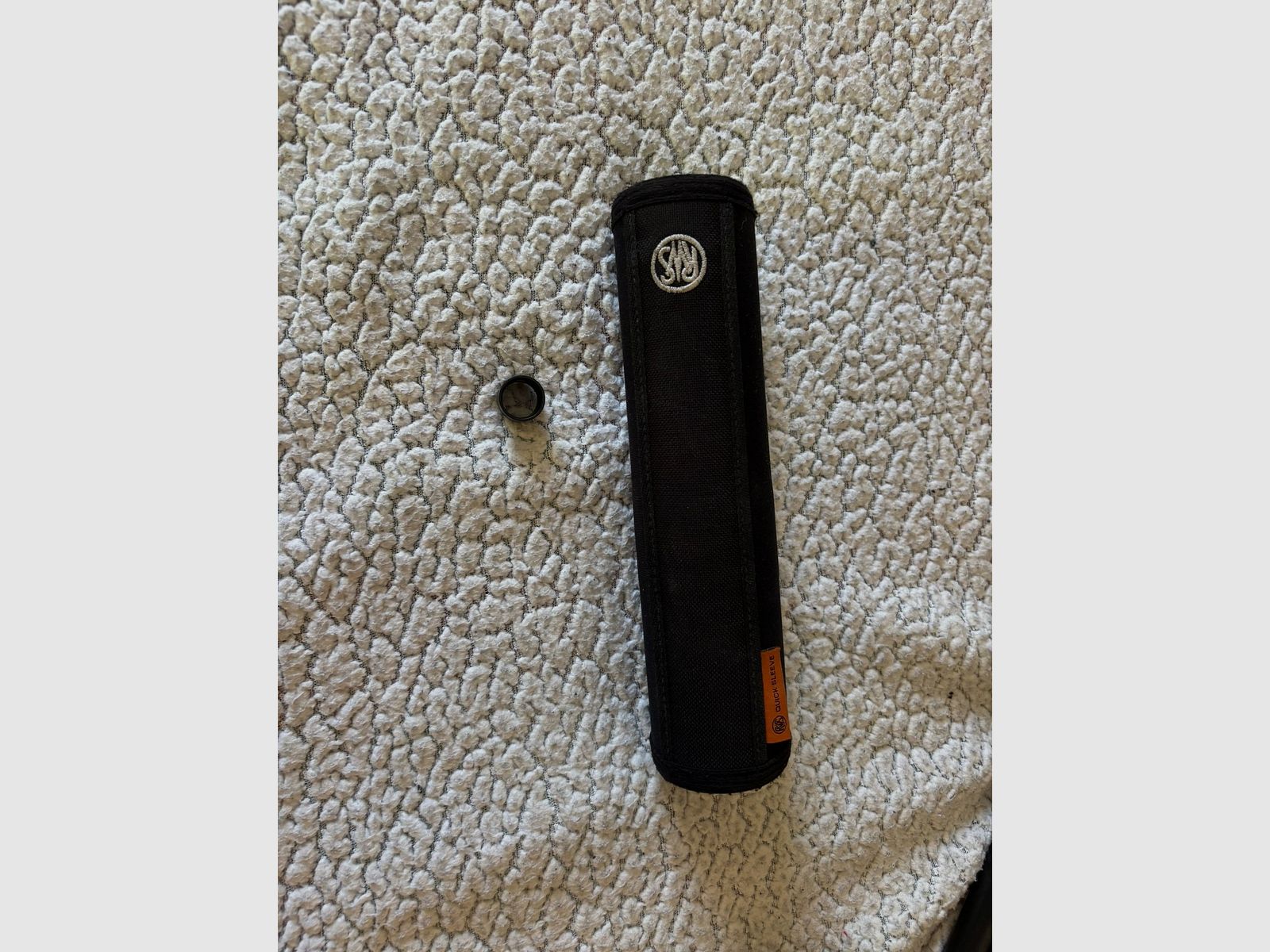 Blaser R8 270 Win – Komplettpaket inkl. Hausken Schalldämpfer, Leather Success Schaft (Kunststoff), 2 Bein, Munition