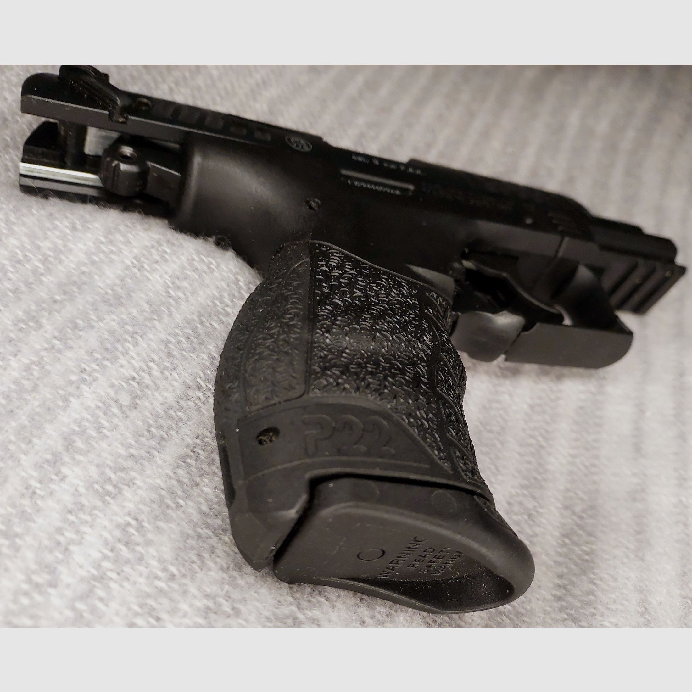 Pistola a salve Walther P22Q 9mm P.A.K. nera (PTB 778) con fondina e 2 caricatori [P 22 q]